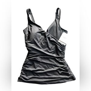AQUA SHAPE by DOLPHIN black aquatic fitness tankini swim top size Medium NWT
